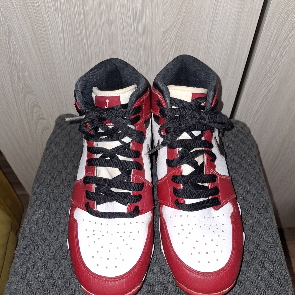 💋AIR JORDAN Red and White High-Top Sneakers💋